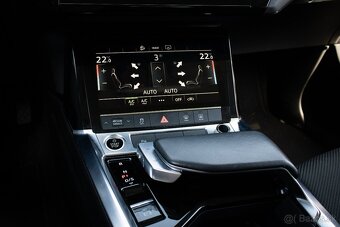 Audi E-tron 55 quattro, 300kW, Webasto, Vzduch, ťažné - 17
