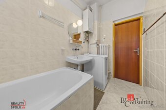 Starší rodinný dom v tichej lokalite BA III Vajnory, na pred - 17