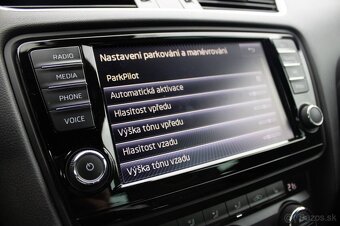 Škoda Octavia Combi 2.0 TDI DPF RS DSG - 17