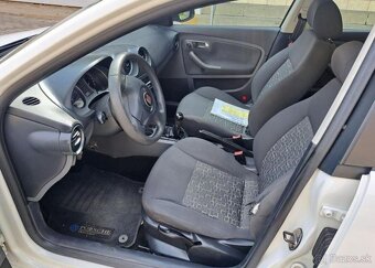 Seat Ibiza 1,2 i benzín manuál 51 kw - 17