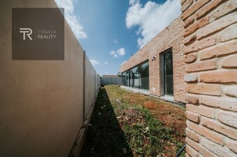 MODRANKA LUXUSNÁ NOVOSTAVBA RODINNÉHO DOMU V TICHEJ ČASTI - 17