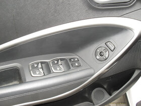 Hyundai Santa Fe 2,2 CRDi Premium 4WD Manuál 299.999Kč - 17