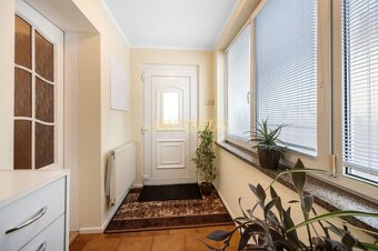 NA PREDAJ RODINNÝ DOM S PRÍSTAVBOU MALACKY, HVIEZDOSLAVOVA - 17