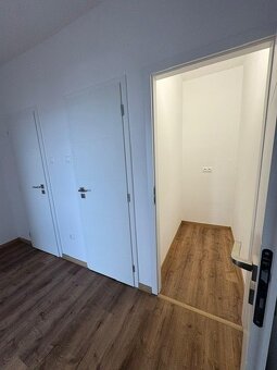 Na prenájom: kompletne zariadený 3i byt s loggiou – Rajčians - 17