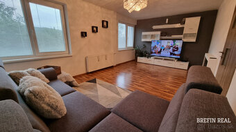 6. izbový, priestranný 232 m2 RD, s garážou a bazénom-komple - 17