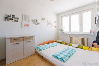 Garáž, 4 izby, 2 loggie a to všetko v samom srdci Dlhých Die - 17