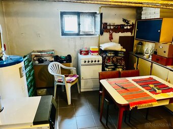 ZNÍŽENÁ CENA zdravý funkčný rodinný dom, 781m2, HE - 17