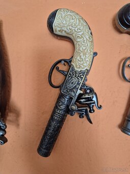 Repliky kresadlovych pištolí - 17