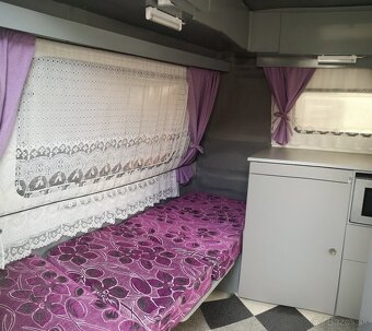 Karavan Niewiadow N126N ako nový - 17