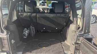 Jeep Wrangler 3.6L V6 VVT Rubicon A/T - 17