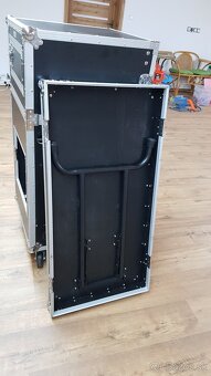 Predam Pult pre DJ alebo zvukára - 17