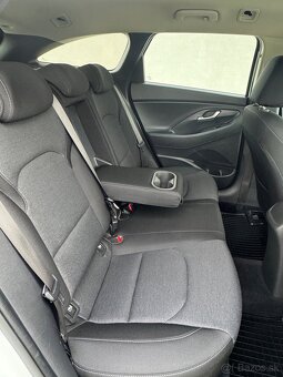 Hyundai i30 CW 2021, 1.6 CRDi Family, automat, DPH - 17