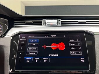 Volkswagen Passat Variant 2.0 TSI 140 kW R-Line DSG - 17