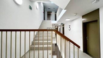 | nový, krásne zariadený byt s terasou pod hradom, Vydrica,  - 17