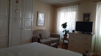 DVA 3 - IZB. RD. V CENTRE HISTORICKÉHO MESTA SVÄTÝ JUR - 17