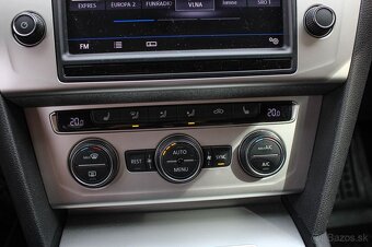 Volkswagen Passat Variant 2.0 TDI Highline DSG - 17