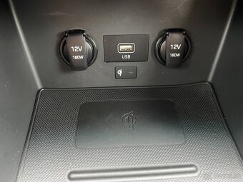 Hyundai i30 Com. 1.6CRDi ČR SMART+ 1.maj - 17