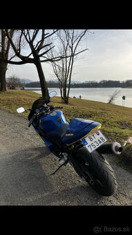 Suzuki GSX-R 600 - POUZE 17 000 KM - 17