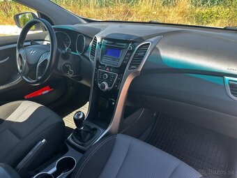 Hyundai i30 1.6 MPI - 17