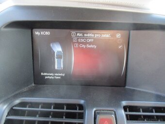 VOLVO XC60 2,4D4 Summum AWD Auto Pano Xen 2014 - 17