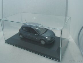 Renault Clio III, Renault R16, R8 TAXI 1/43 - 17