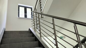 MODERNÉ BÝVANIE NA VIDIEKU, SKVELÁ ALTERNATÍVA K MESTU - 17