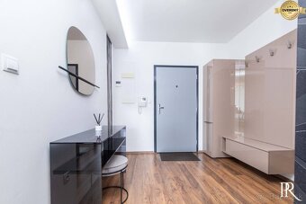 PRENÁJOM - PRIESTRANNÝ 3 IZ BYT S LOGGIOU A PARKOVANÍM - 17