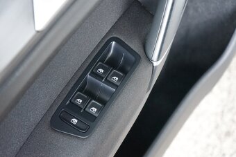 26-Volkswagen, Golf, 2018, nafta, 1.6 TDI Comfortline,85kw - 17