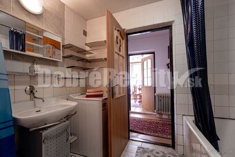 REZERVOVANÝ: Rodinný dom na rekonštrukciu, 147 m2, Beňuš, ok - 17