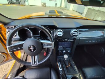 Ford Mustag GT 4,6 V8 - 17