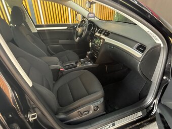 Škoda Superb Combi 2.0 TDI CR 170k Elegance DSG - 17