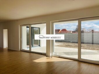 Moderný rodinný dom v obci Veľké Blahovo, Cena : 259 000,-EU - 17