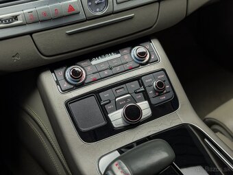 Audi S8 PLUS Quattro - 17