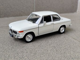 Predám BMW 2002 ti - NOVÝ, KOVOVÝ MODEL ( OTVÁRATEĽNÉ DVERE - 17