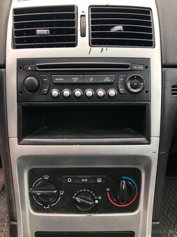 Peugeot 307 SW 1.6 HDI 80 KW, PANORAMA, 7 miest - 17