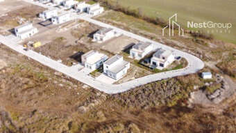 PREDAJ NOVOSTAVBA 4-IZBOVÝ BUNGALOV, POZEMOK 300 m2, HUBICE - 17