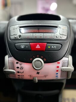 TOYOTA AYGO, 1.0 i, 50KW/68PS, 2011, 93 000 KM - 17