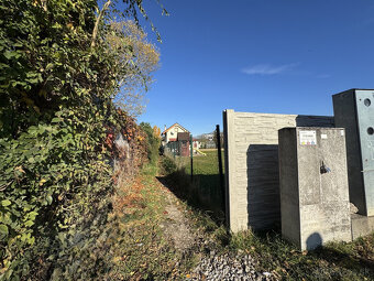 Záhrada 626 m2 v peknej lokalite v Rači na Žabom Majeri za s - 17