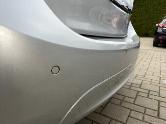 Meriva Benzín -- 93 365 km -- - 17