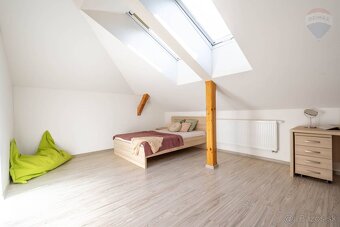 MODERNÝ DVOJPODLAŽNÝ RODINNÝ DOM - PREDAJ - Nitrianske Pravn - 17