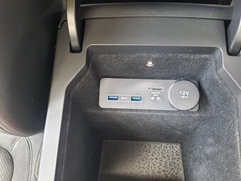 Jaguar E-Pace S AWD 2.0 D 110kW / 150 PS AT/9 4x4 - 17