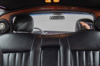 LINCOLN TOWN CAR LIMOUSINE - 17