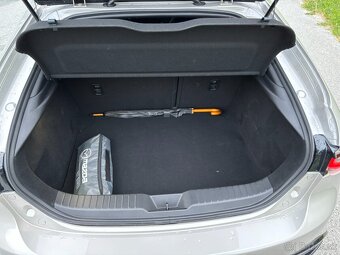Mazda 3 2.5 e-Skyactiv G140 mHEV Exclusive-line 6MT - 17
