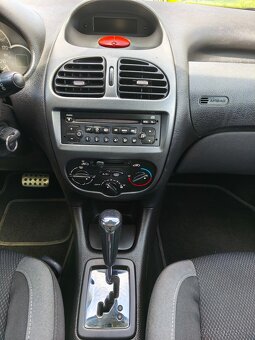 Peugeot 206 1.6 Benzín,  Automat , 117 000km , Nová STK - 17