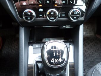 Škoda Octavia Combi 2.0 TDI Elegance/Style 4x4 - 17