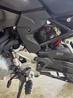 BMW F750 GS r.2022  Triple Black, záruka do 2027 - 17