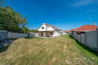 Bosen Realicity | Priestranný 5-izbový rodinný dom v Rajke - 17