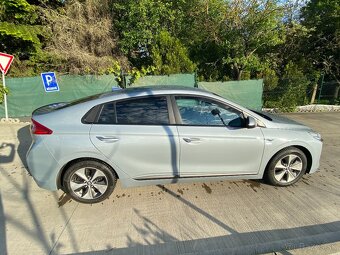 Hyundai Ioniq Electic 28kwh Premium SE, BEV, Super stav - 17