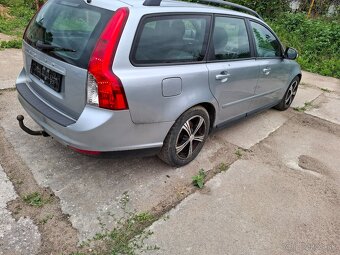Volvo V 50 2.0 Diesel 100kw Kombi Automat Klima/Na opravu//. - 17