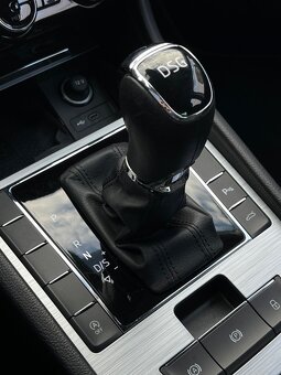 Škoda Superb 2.0 TDI SCR Live DSG - 17